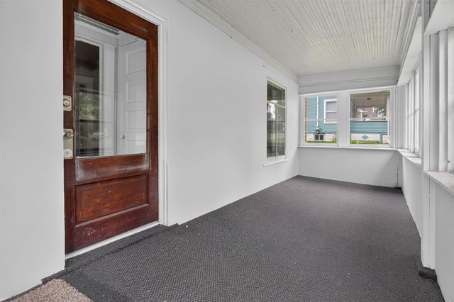 910 Walnut Street, Cedar Falls, IA 50613