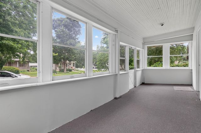 910 Walnut Street, Cedar Falls, IA 50613
