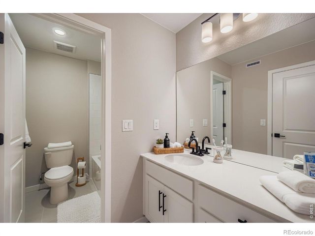 2844 Bear Springs Circle, Longmont, CO 80503