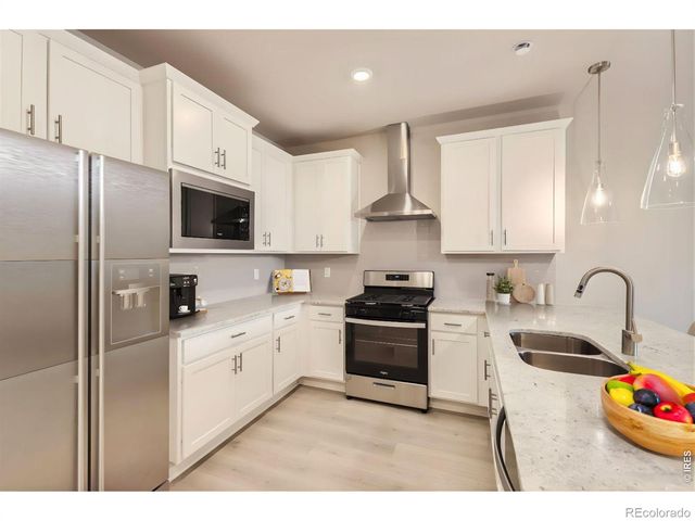 2844 Bear Springs Circle, Longmont, CO 80503