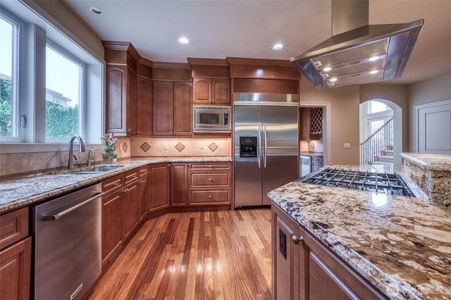 8225 155th Avenue SE, Newcastle, WA 98059