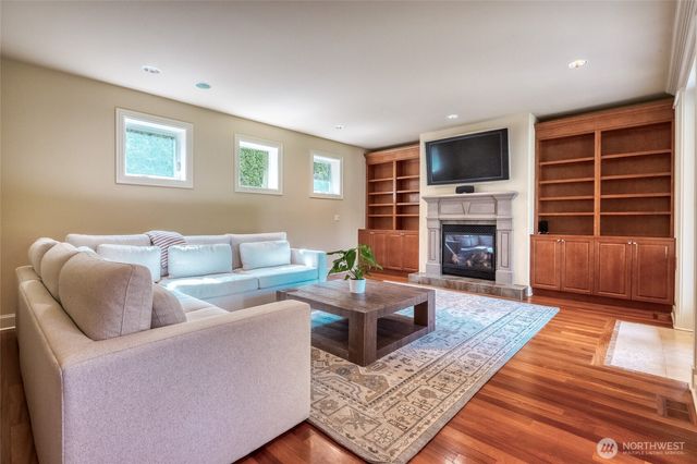 8225 155th Avenue SE, Newcastle, WA 98059