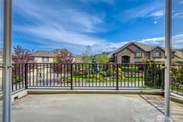 8225 155th Avenue SE, Newcastle, WA 98059