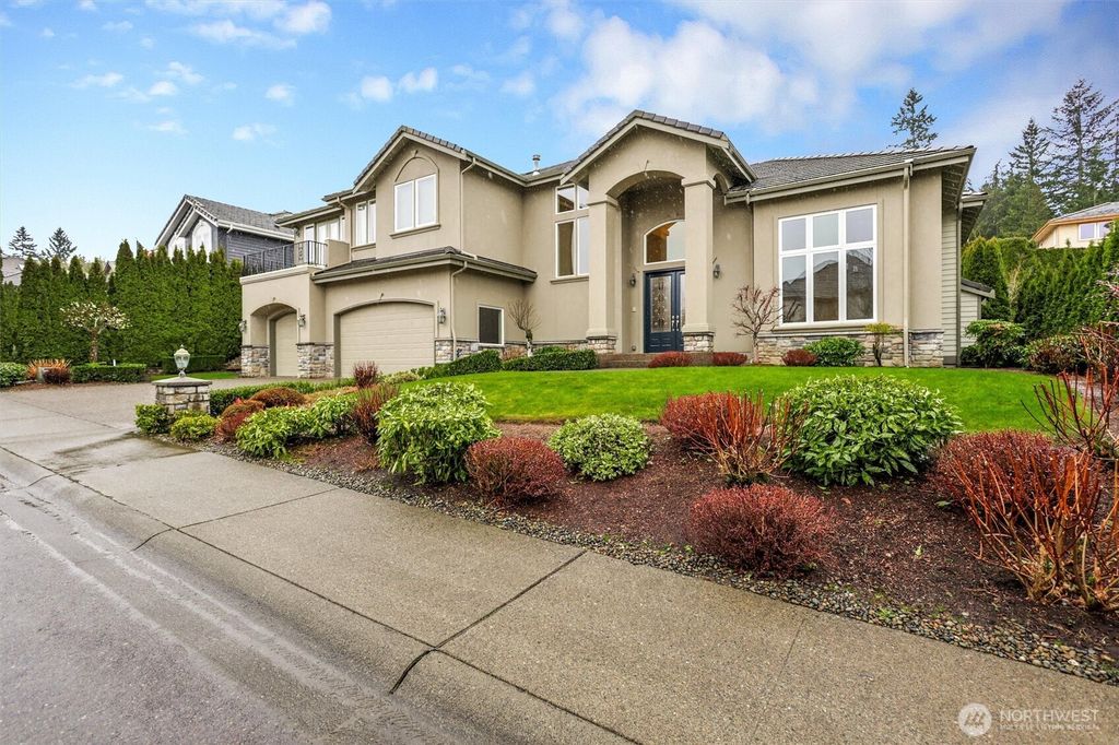 8225 155th Avenue SE, Newcastle, WA 98059