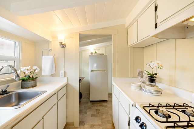 683 Ocean View Boulevard, Pacific Grove, CA 93950