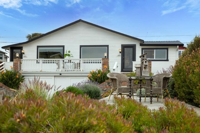 683 Ocean View Boulevard, Pacific Grove, CA 93950