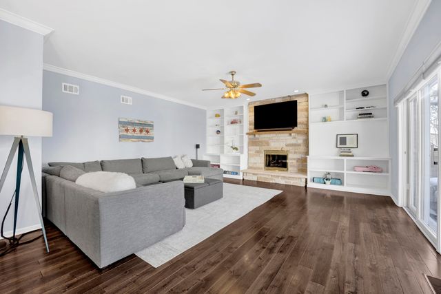 316 S Redfield Court, Park Ridge, IL 60068