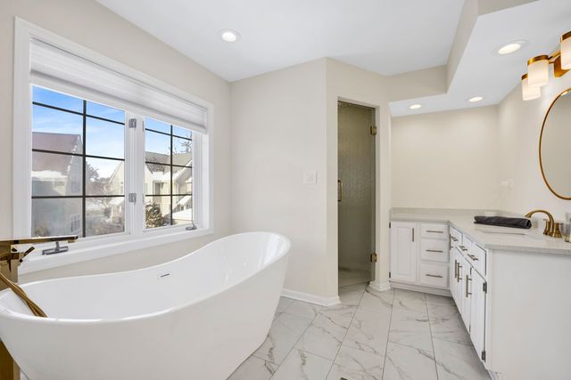 316 S Redfield Court, Park Ridge, IL 60068