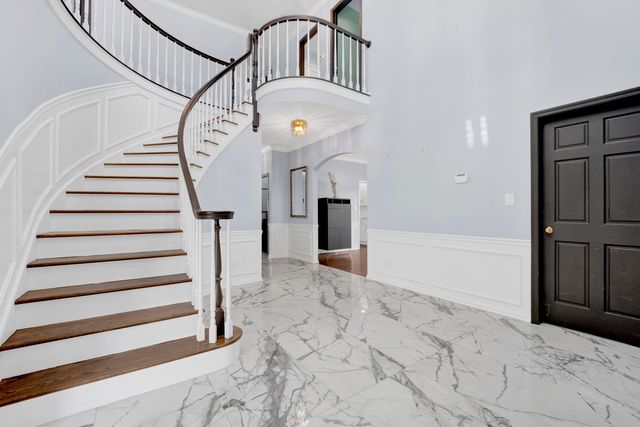 316 S Redfield Court, Park Ridge, IL 60068