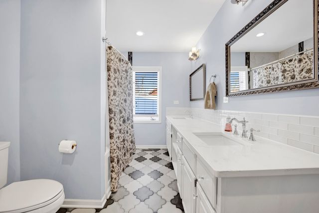 316 S Redfield Court, Park Ridge, IL 60068