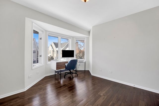 316 S Redfield Court, Park Ridge, IL 60068