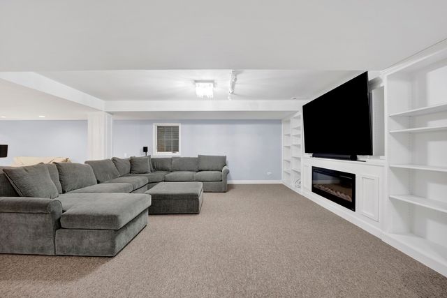 316 S Redfield Court, Park Ridge, IL 60068