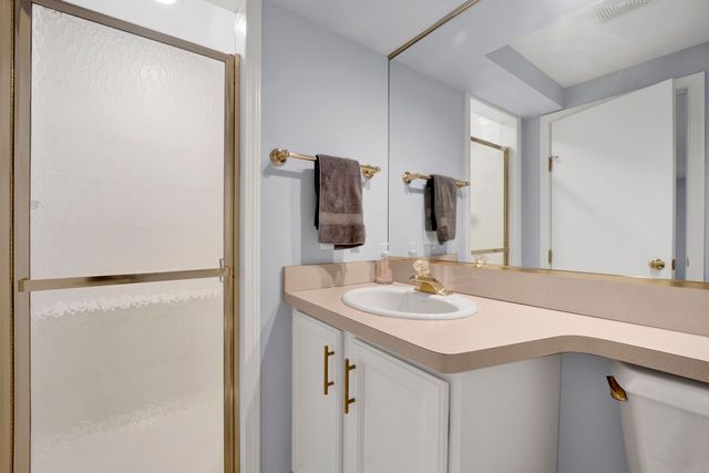 316 S Redfield Court, Park Ridge, IL 60068