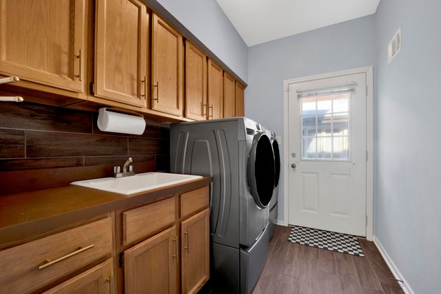 316 S Redfield Court, Park Ridge, IL 60068