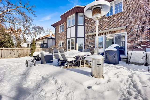 316 S Redfield Court, Park Ridge, IL 60068