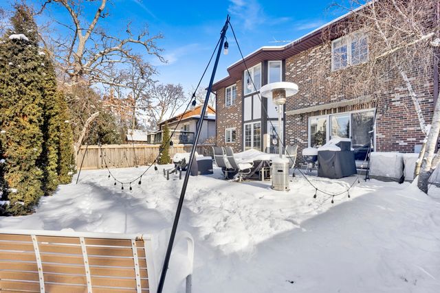 316 S Redfield Court, Park Ridge, IL 60068