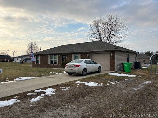 2241 Ryleigh Circle NW, Ramsey, IN 47166