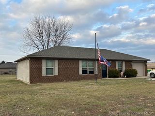 2241 Ryleigh Circle NW, Ramsey, IN 47166