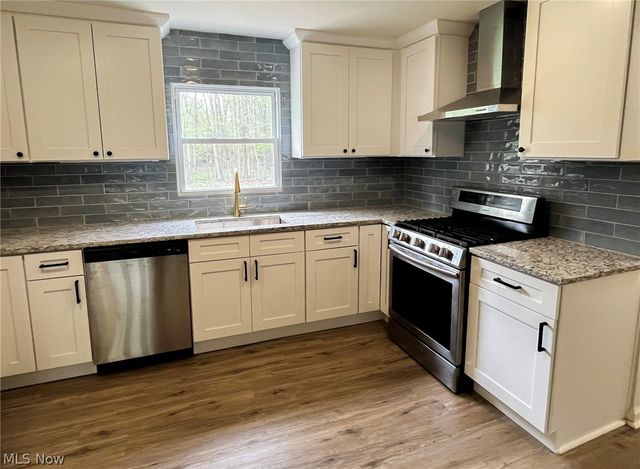 42009 Adelbert Street, Elyria, OH 44035