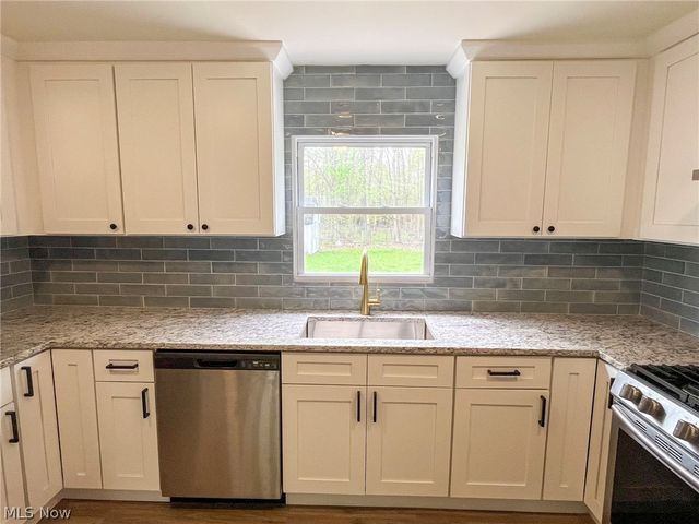 42009 Adelbert Street, Elyria, OH 44035