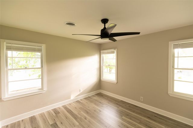 22 Steele ST, Lampasas, TX 76550