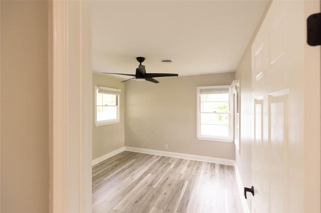 22 Steele ST, Lampasas, TX 76550