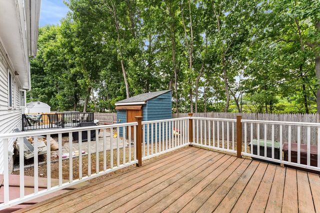 27 Quincy Ave 27, Dedham, MA 02026