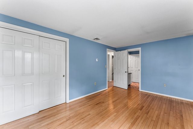 27 Quincy Ave 27, Dedham, MA 02026