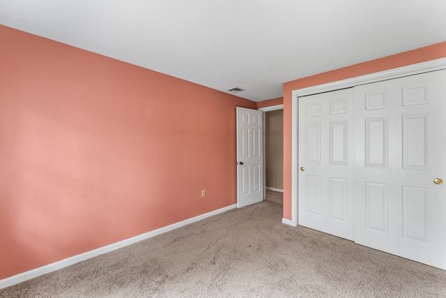 27 Quincy Ave 27, Dedham, MA 02026