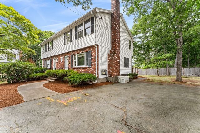 27 Quincy Ave 27, Dedham, MA 02026