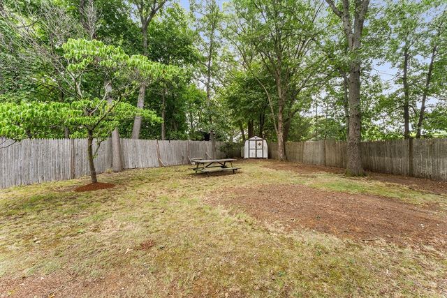 27 Quincy Ave 27, Dedham, MA 02026