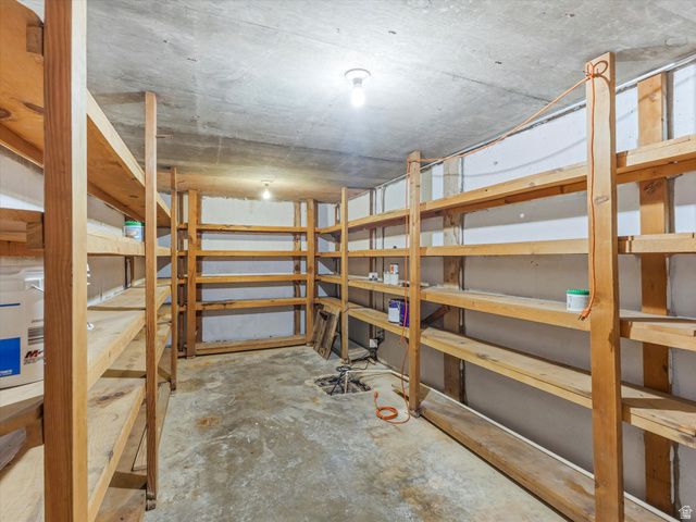 1016 E PERRYWILL AVE, Salt Lake City, UT 84124