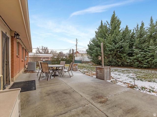 1016 E PERRYWILL AVE, Salt Lake City, UT 84124