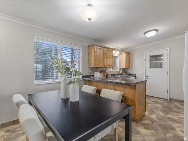 1016 E PERRYWILL AVE, Salt Lake City, UT 84124