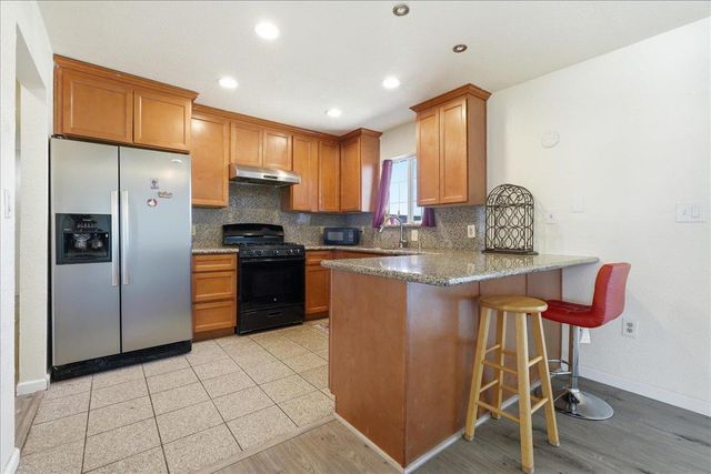 6332 Logan St, Sacramento, CA 95824