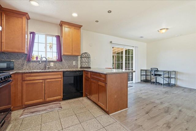 6332 Logan St, Sacramento, CA 95824