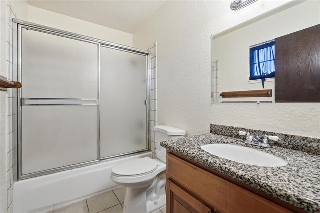 6332 Logan St, Sacramento, CA 95824
