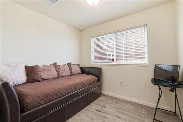 6332 Logan St, Sacramento, CA 95824