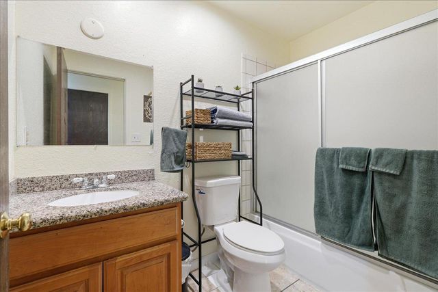 6332 Logan St, Sacramento, CA 95824