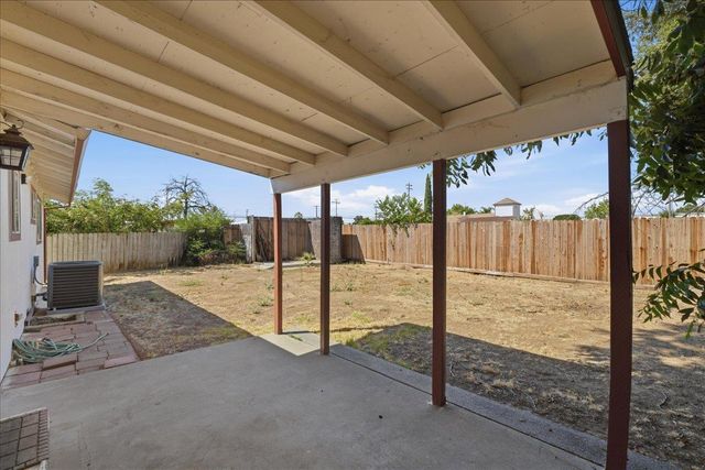 6332 Logan St, Sacramento, CA 95824