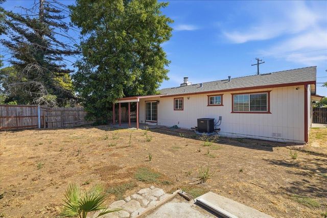 6332 Logan St, Sacramento, CA 95824