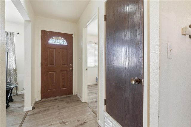 6332 Logan St, Sacramento, CA 95824