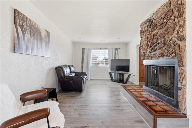 6332 Logan St, Sacramento, CA 95824