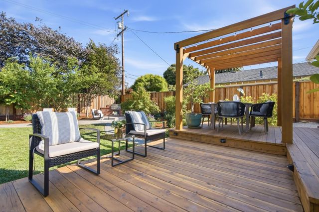 916 5th Avenue, Redwood City, CA 94063
