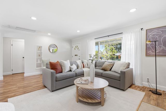 916 5th Avenue, Redwood City, CA 94063