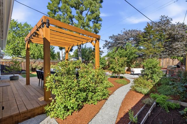 916 5th Avenue, Redwood City, CA 94063