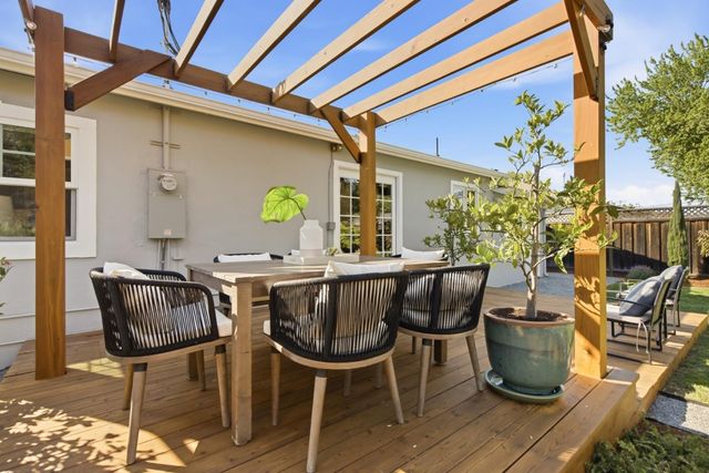 916 5th Avenue, Redwood City, CA 94063