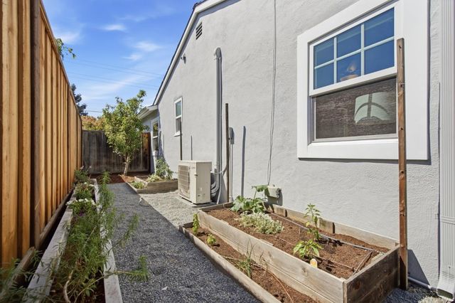 916 5th Avenue, Redwood City, CA 94063