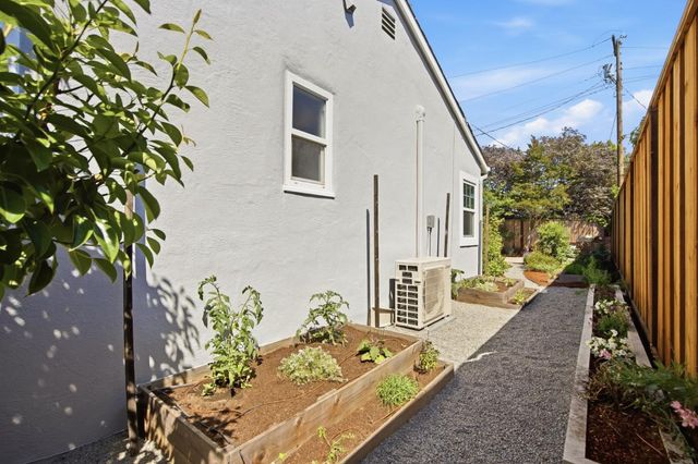 916 5th Avenue, Redwood City, CA 94063