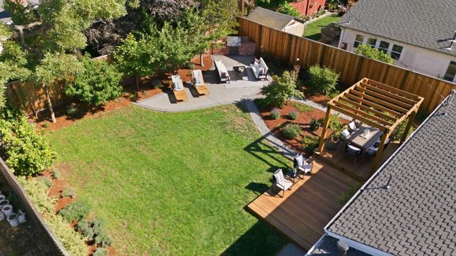 916 5th Avenue, Redwood City, CA 94063